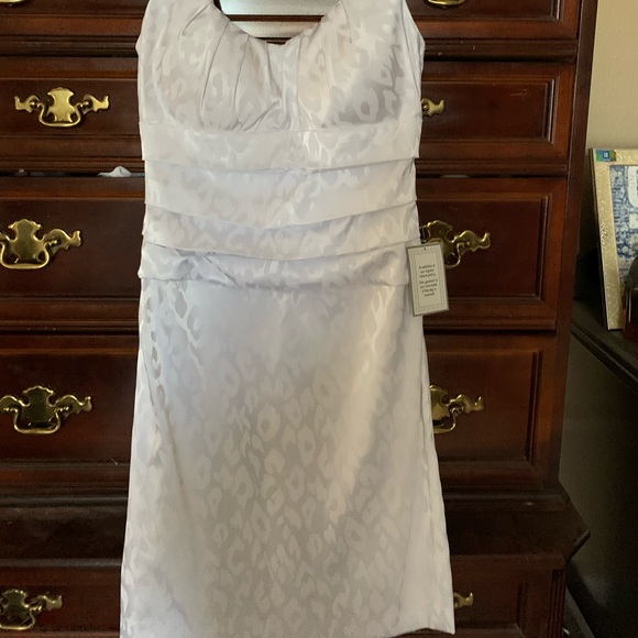 Little white dress - Picture 2 of 3